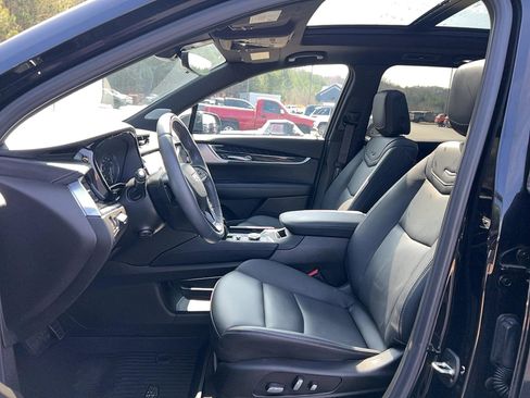 Used 2024 Cadillac XT6 Premium Luxury w/ Technology Package image 11