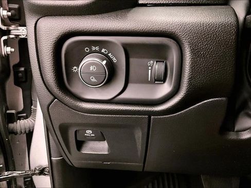 Used 2023 RAM 1500 Big Horn AWD/4WD image 37