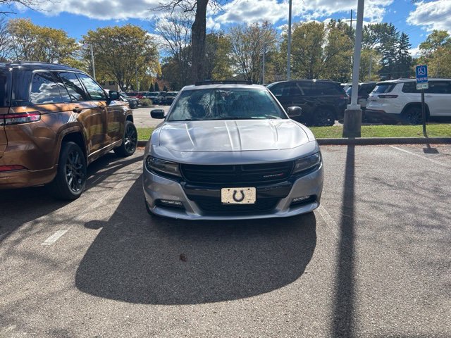 Used 2018 Dodge Charger SXT Plus w/ Blacktop Package RWD image 2