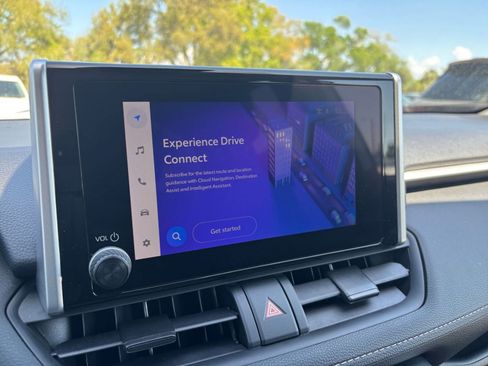 Used 2025 Toyota RAV4 XLE w/ Convenience Package image 20