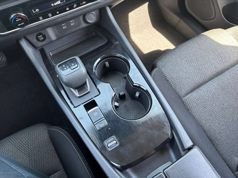 Used 2025 Nissan Rogue SV FWD image 42