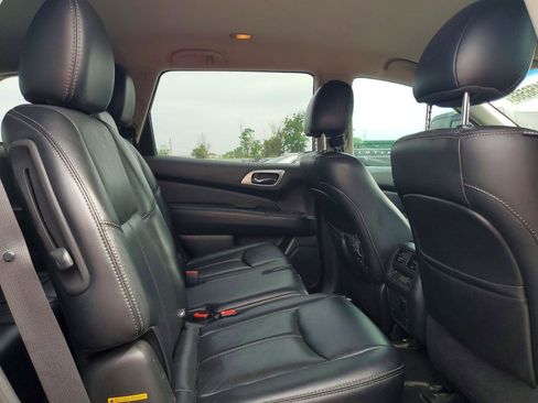 Used 2014 Nissan Pathfinder Platinum FWD image 9
