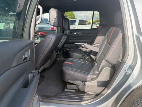 Used 2026 Chevrolet Traverse RS image 8