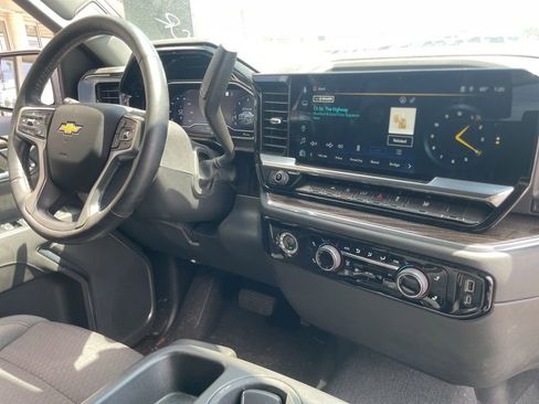 Used 2023 Chevrolet Silverado 1500 LT image 20