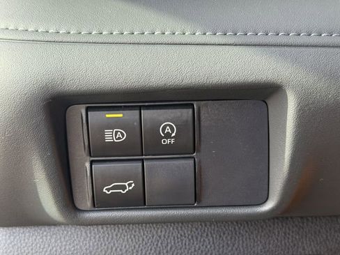 Certified 2025 Toyota Highlander LE FWD image 18