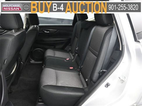 Used 2020 Nissan Rogue SV w/ Premium Package image 14