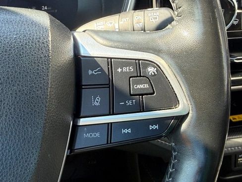 Used 2023 Toyota Highlander Limited AWD/4WD image 22
