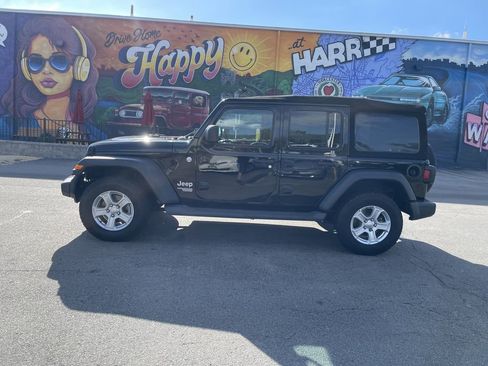 Used 2018 Jeep Wrangler Unlimited Sport S AWD/4WD image 2