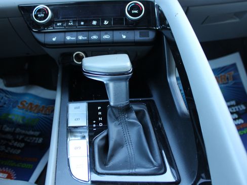 Used 2021 Hyundai Elantra SEL w/ Convenience + Premium Package image 24