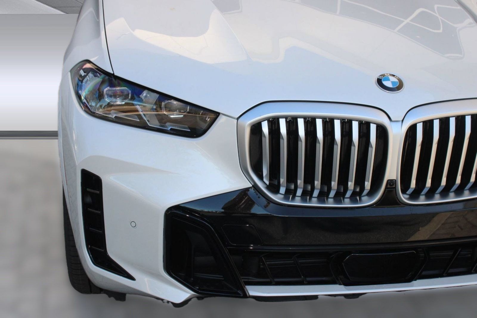 Used 2026 BMW X5 sDrive40i w/ M Sport Package RWD image 12