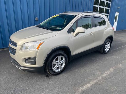 Used 2016 Chevrolet Trax LT w/ LT Convenience Package AWD/4WD image 2