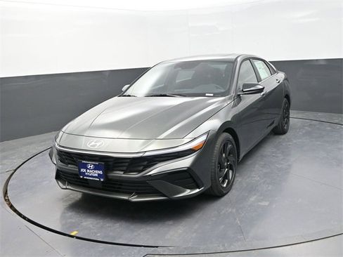 New 2026 Hyundai Elantra SEL Sport image 4