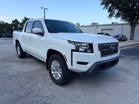 Used 2022 Nissan Frontier SV RWD image 9