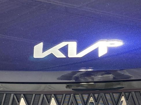 New 2026 Kia Carnival EX image 23