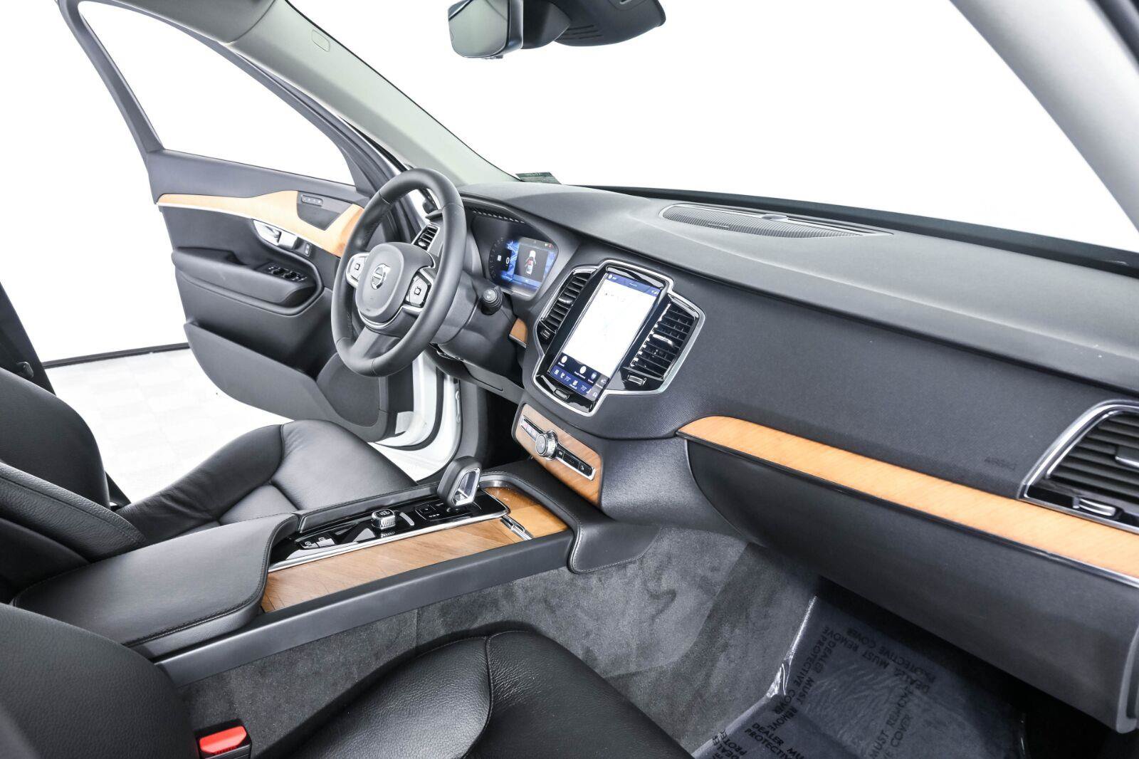 Certified 2023 Volvo XC90 B6 Plus AWD/4WD image 24
