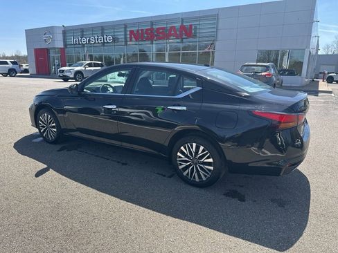 Certified 2025 Nissan Altima 2.5 SV image 8