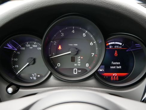 Certified 2026 Porsche Macan image 13