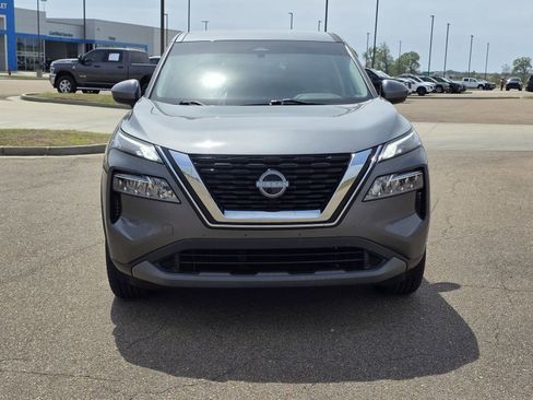 Used 2023 Nissan Rogue SV AWD/4WD image 3