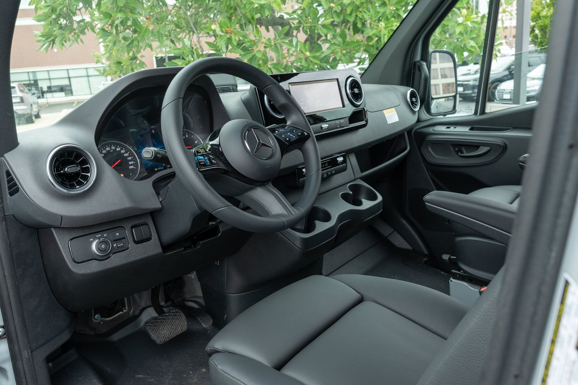 New 2025 Mercedes-Benz Sprinter 2500 image 9
