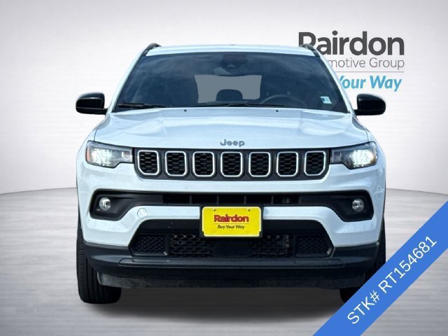 Used 2024 Jeep Compass Latitude AWD/4WD image 2