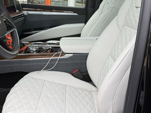 Used 2026 Cadillac Escalade Platinum Sport w/ LPO, ONYX Package AWD/4WD image 23