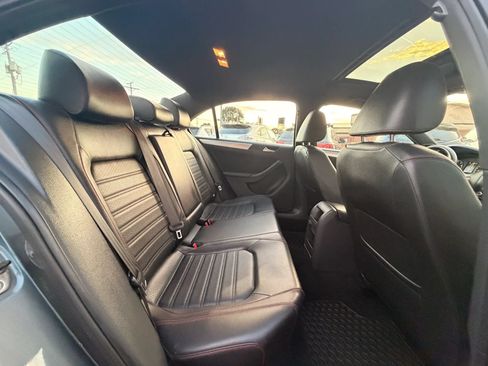 Used 2014 Volkswagen Jetta GLI Autobahn FWD image 23