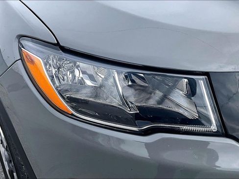 Used 2020 Jeep Compass Limited image 28