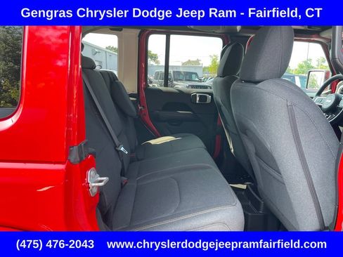 Certified 2025 Jeep Wrangler Unlimited Sahara w/ Safety Group AWD/4WD image 27