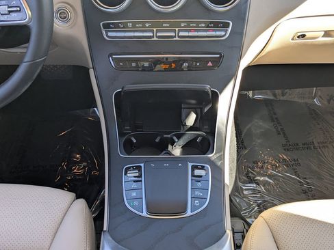 Certified 2022 Mercedes-Benz GLC 300 image 6