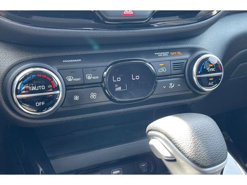 Used 2023 Kia Soul S FWD image 28