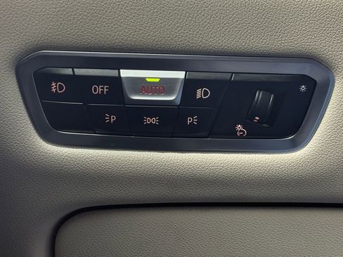 Used 2021 BMW X5 xDrive40i w/ Premium Package image 3