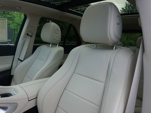 Certified 2026 Mercedes-Benz GLE 350 4MATIC image 11