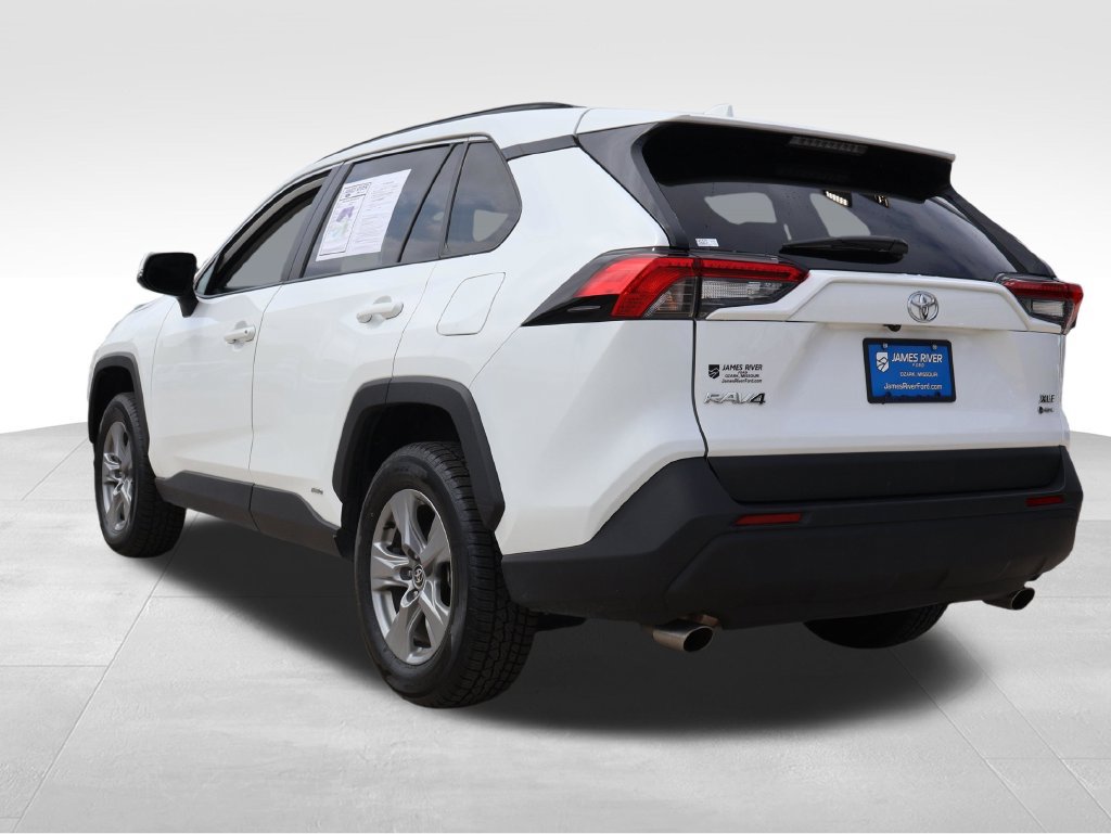 Used 2025 Toyota RAV4 XLE AWD/4WD image 3
