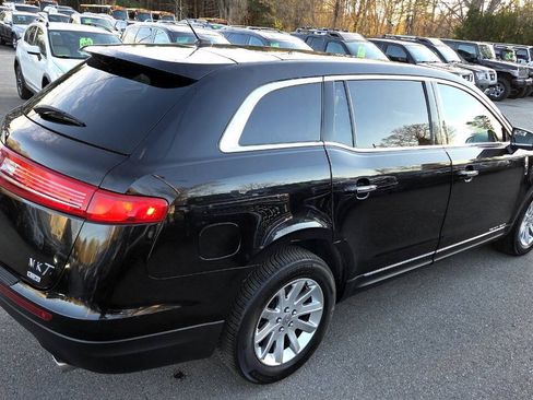 Used 2019 Lincoln MKT AWD image 14