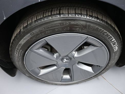 Used 2023 Tesla Model 3 Standard Range RWD image 13