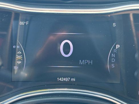 Used 2015 Jeep Grand Cherokee Altitude AWD/4WD image 12