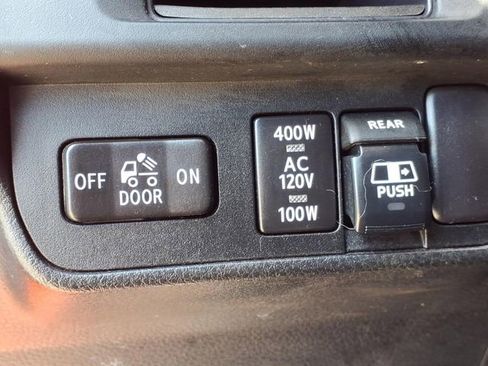 Used 2017 Toyota Tacoma SR5 AWD/4WD image 26