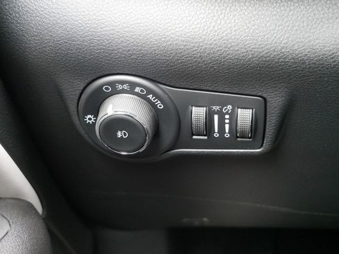 New 2026 Jeep Compass Limited image 15