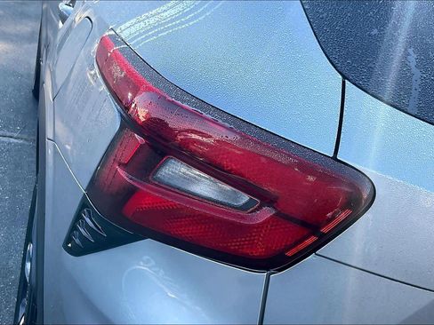 Used 2025 Chevrolet Trax RS w/ Sunroof Package image 31