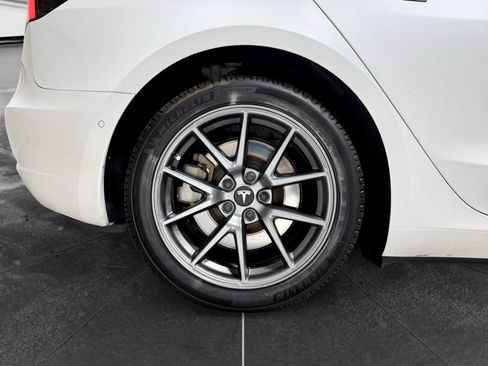 Used 2022 Tesla Model 3 Long Range AWD/4WD image 33