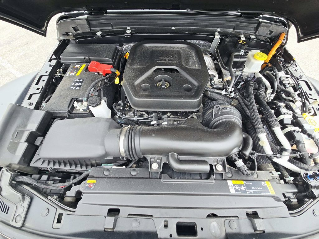 Used 2024 Jeep Wrangler Unlimited AWD/4WD image 18