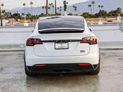 Used 2023 Tesla Model X Plaid image 8