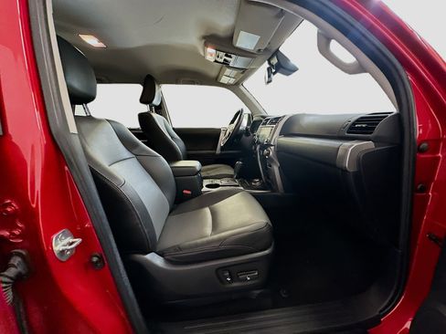 Used 2024 Toyota 4Runner SR5 Premium image 32