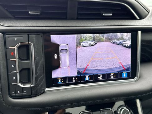 Used 2021 GMC Yukon Denali w/ Denali Premium Package AWD/4WD image 23
