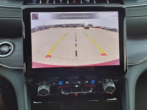 New 2024 Jeep Grand Cherokee Overland w/ Luxury Tech Group IV AWD/4WD image 15