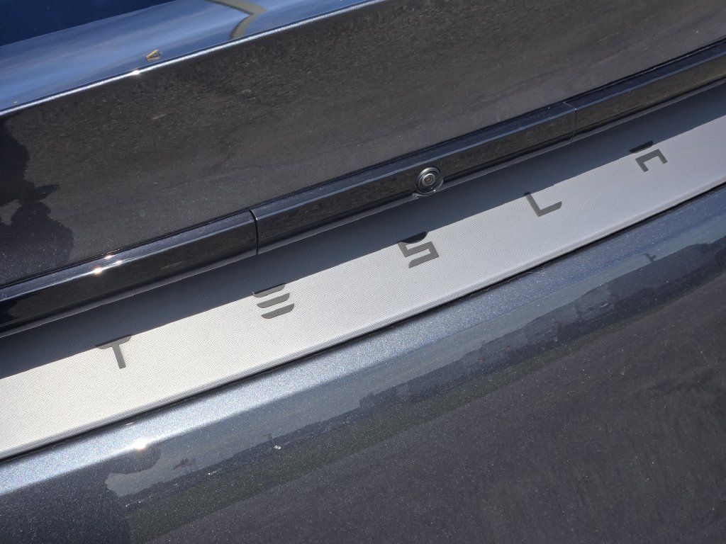 Used 2026 Tesla Model Y AWD image 11