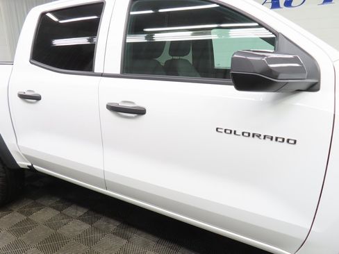 Used 2025 Chevrolet Colorado Trail Boss image 28