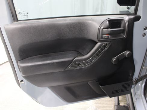 Used 2014 Jeep Wrangler Sport AWD/4WD image 5