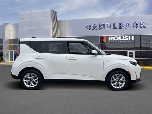 Used 2023 Kia Soul LX w/ Option Group 015 image 6