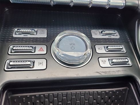 Certified 2024 Lincoln Nautilus Premier w/ Equipment Group 102A image 25